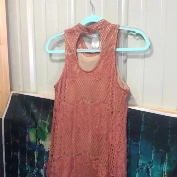 Dina be dress dusty rose lace over tan lining size medium - Picture 4 of 7